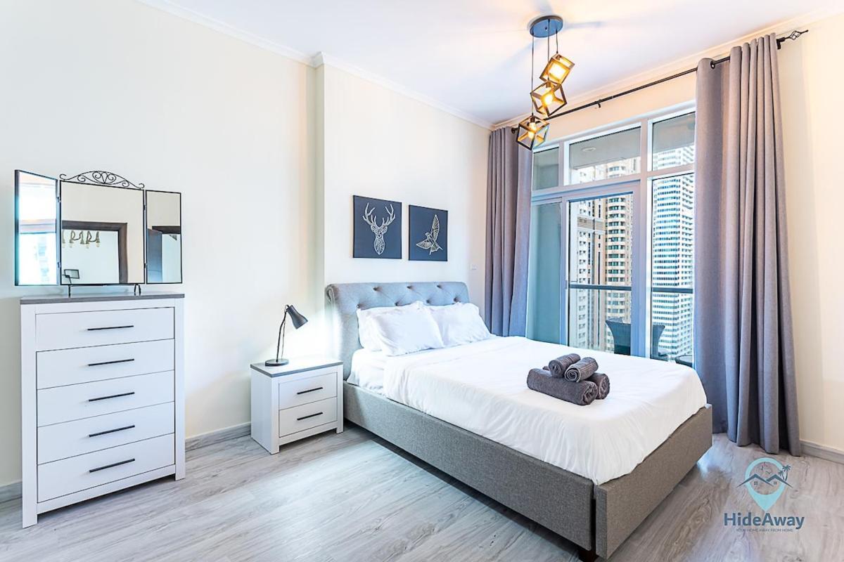 1br Modern, Stylish L Mins To L Marina